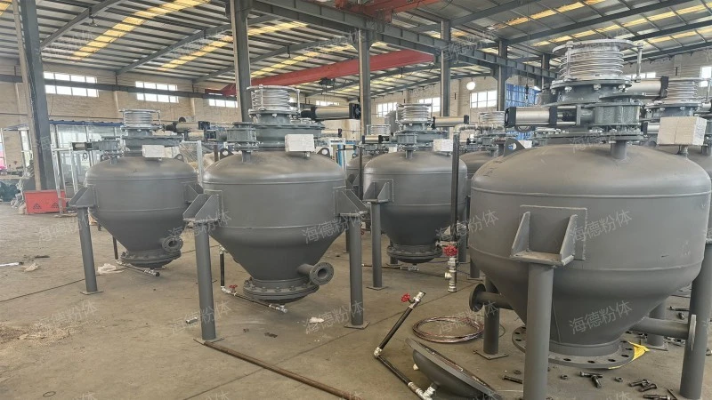 Continuous pneumatic conveying pump