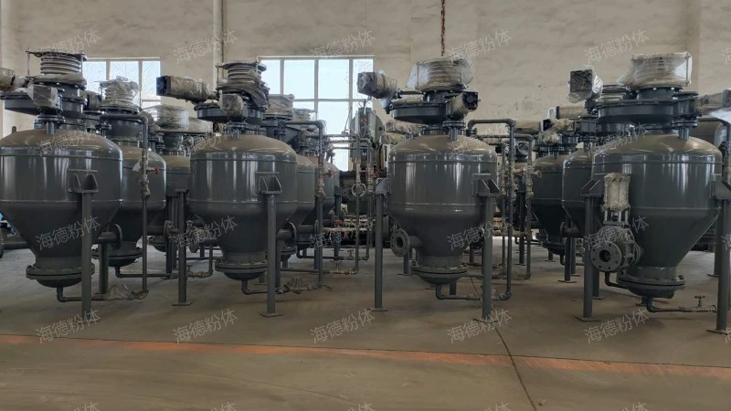 Continuous pneumatic ash silo pump