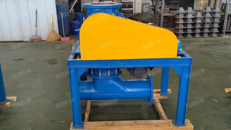 Frequency conversion rotary round mouth discharger