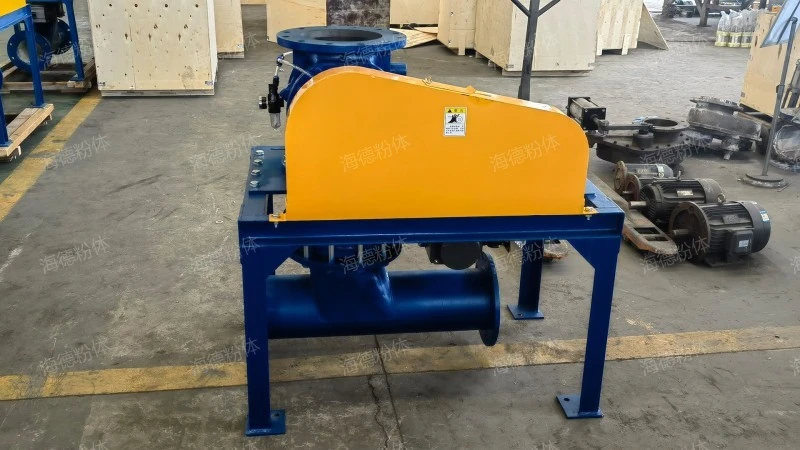 Wear resistant feeder