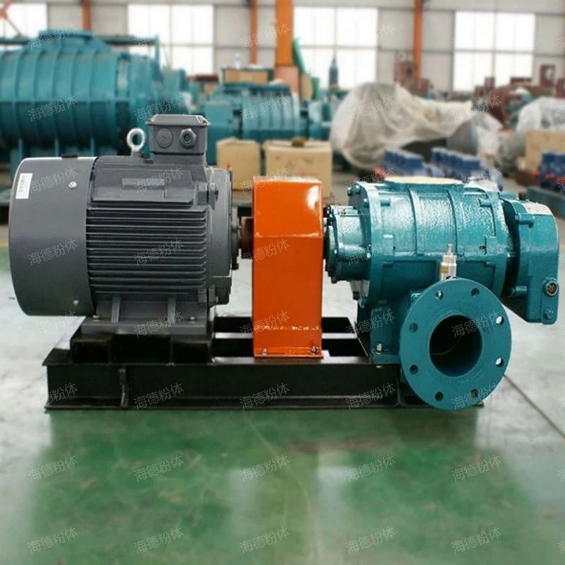 Gas pressurized three bladed Roots blower