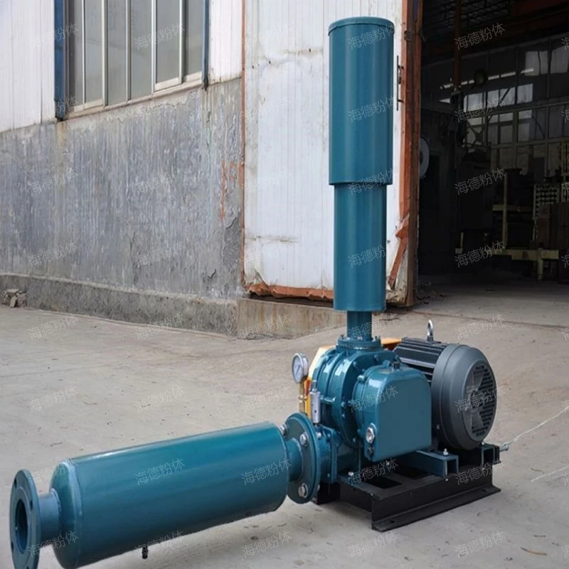 Gas pressurized three bladed Roots blower