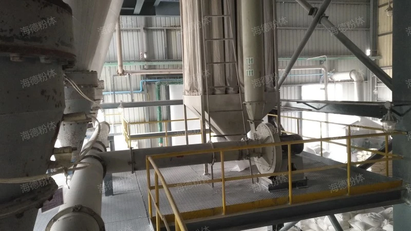 Calcium oxide dry powder pneumatic conveying system